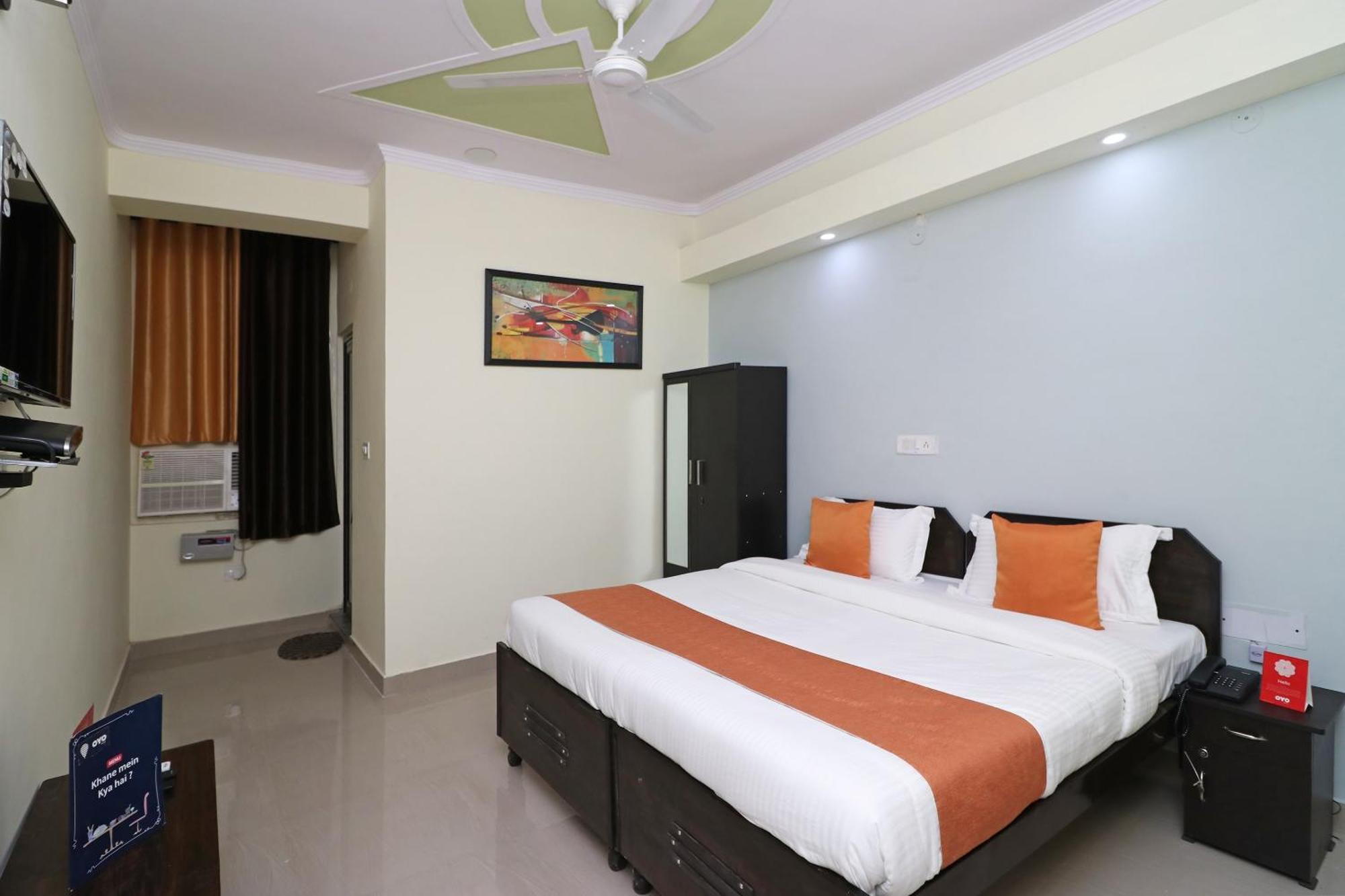 Hotel O Pearl Residency Yeni Delhi Dış mekan fotoğraf