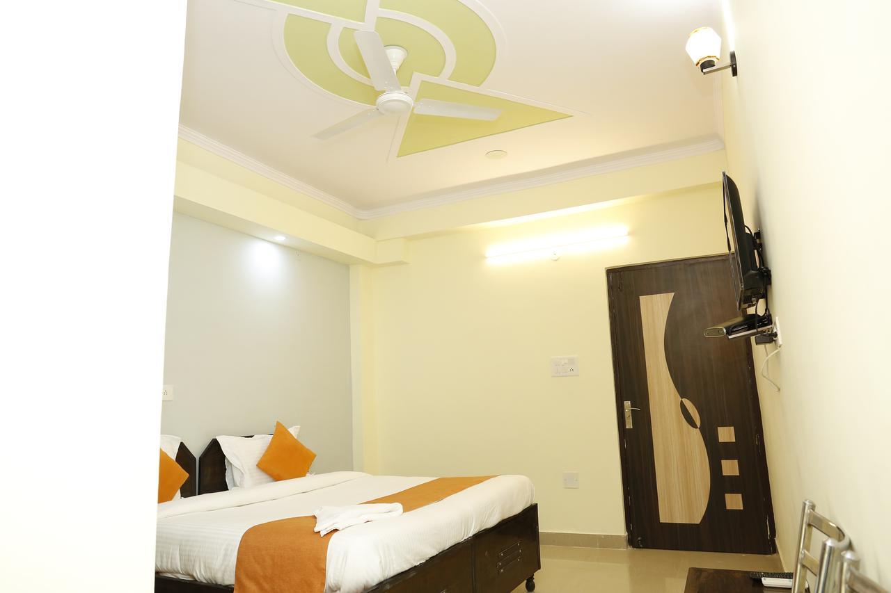 Hotel O Pearl Residency Yeni Delhi Dış mekan fotoğraf