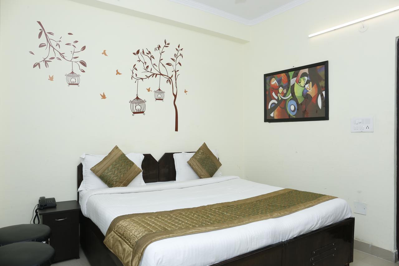 Hotel O Pearl Residency Yeni Delhi Dış mekan fotoğraf